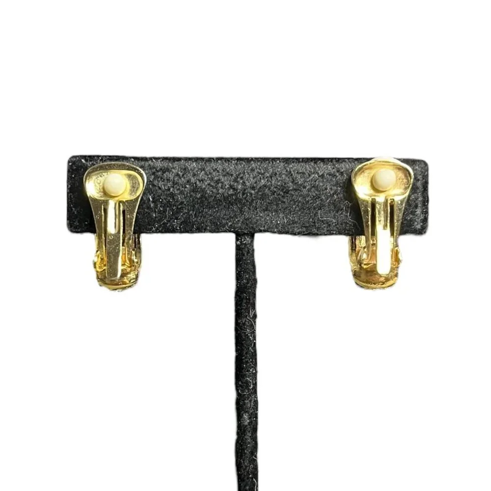 Roman gold tone